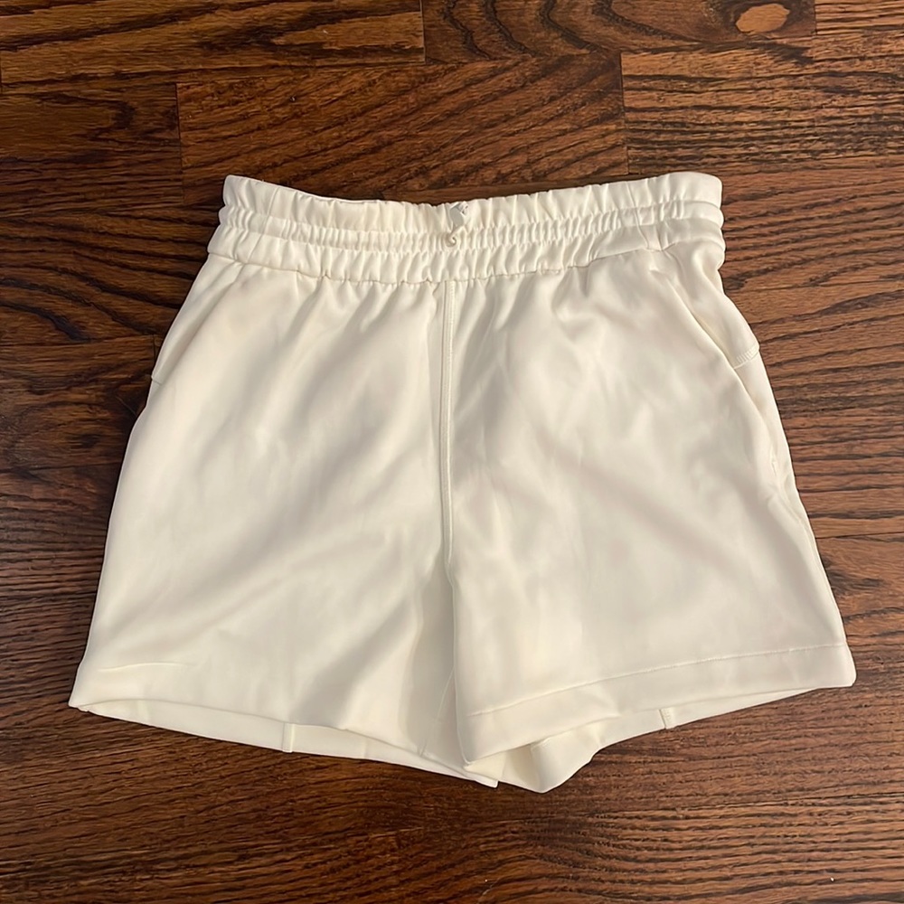 Lululemon womens shorts
